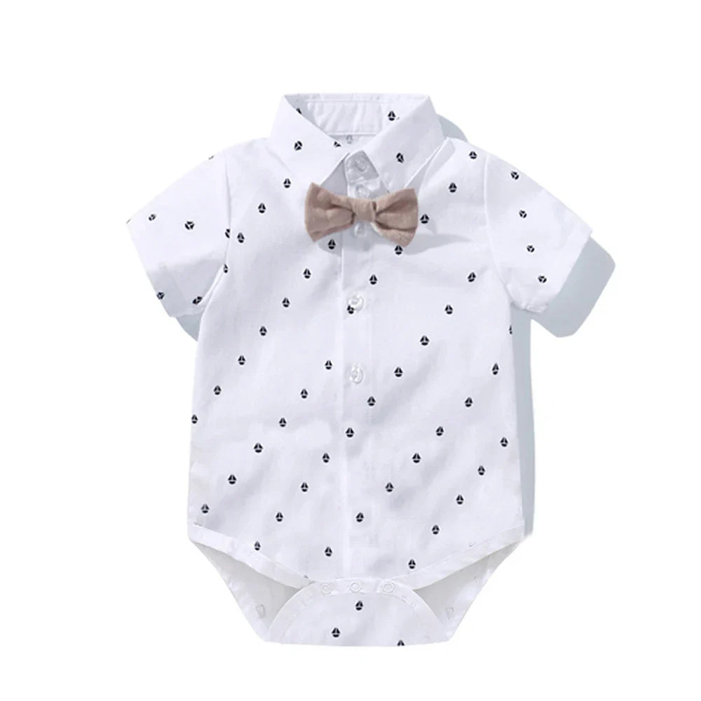 Kit Roupinha Social Bebê Menino Verão – Camisa, Suspensório, Shorts e Boina