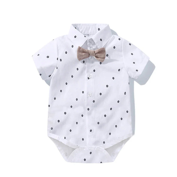 Kit Roupinha Social Bebê Menino Verão – Camisa, Suspensório, Shorts e Boina