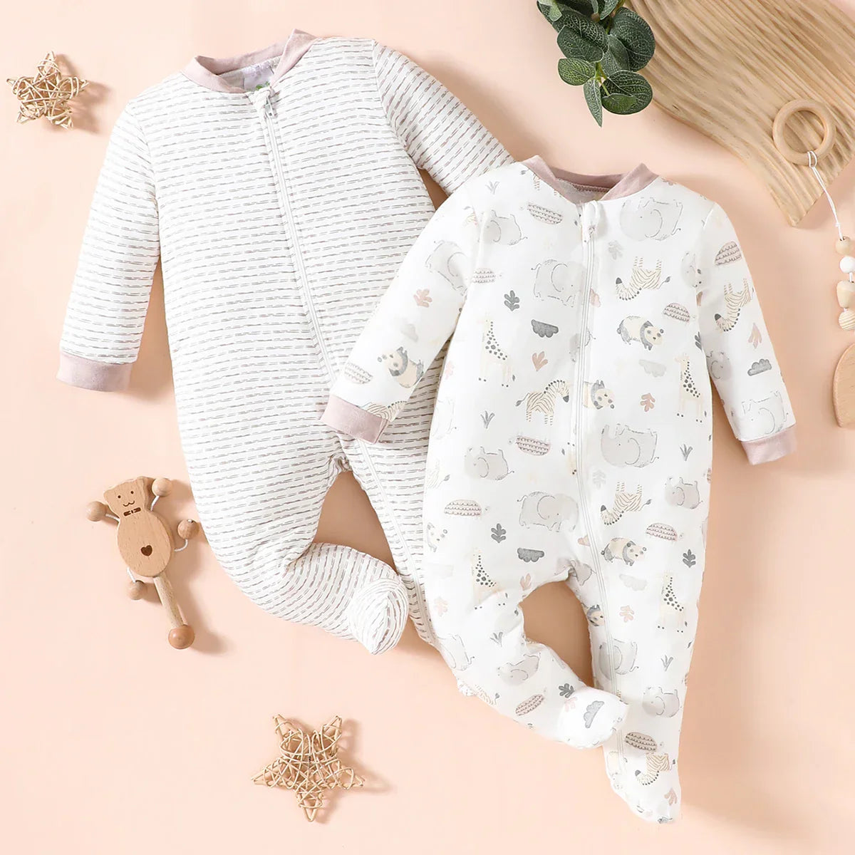 Kit 2 Macacões Bebê com Zíper – Pijama Longo com Pé Fechado