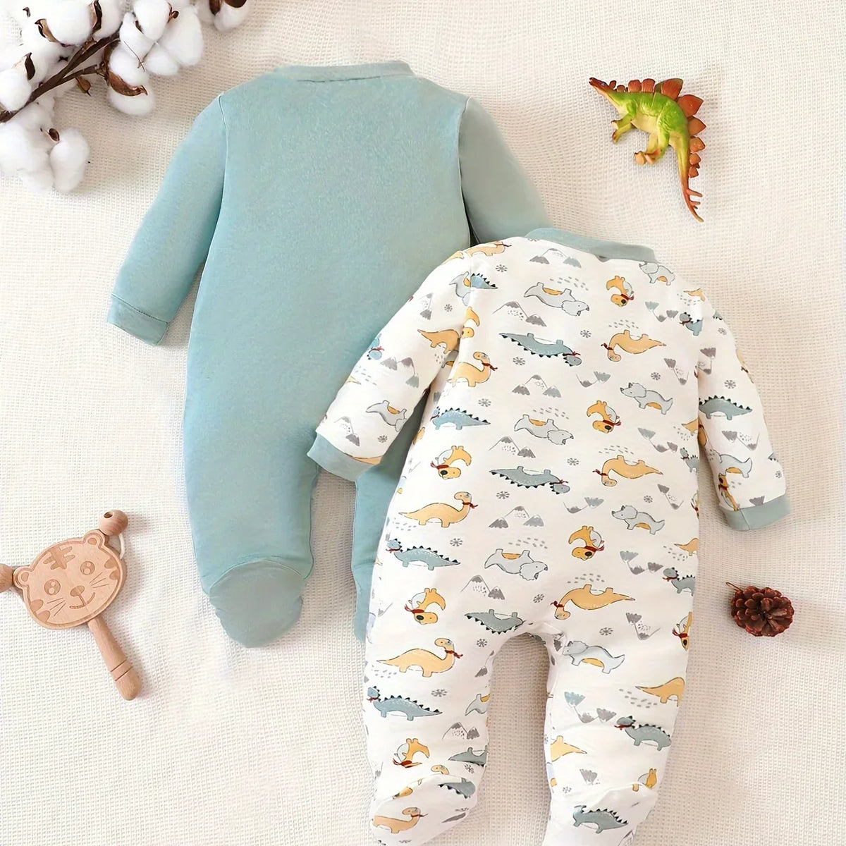 Kit 2 Macacões Bebê com Zíper Frontal – Manga Longa, Pé Fechado em Algodão